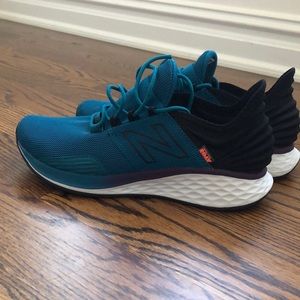 New Balance fresh foam Roav running sz 9